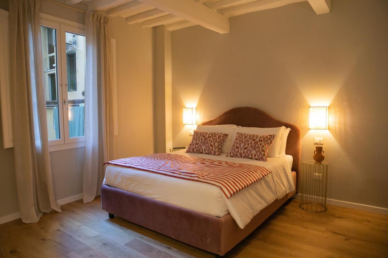 Lunaria Suites - Fyodor Dostoyevsky'S House Florence Extérieur photo